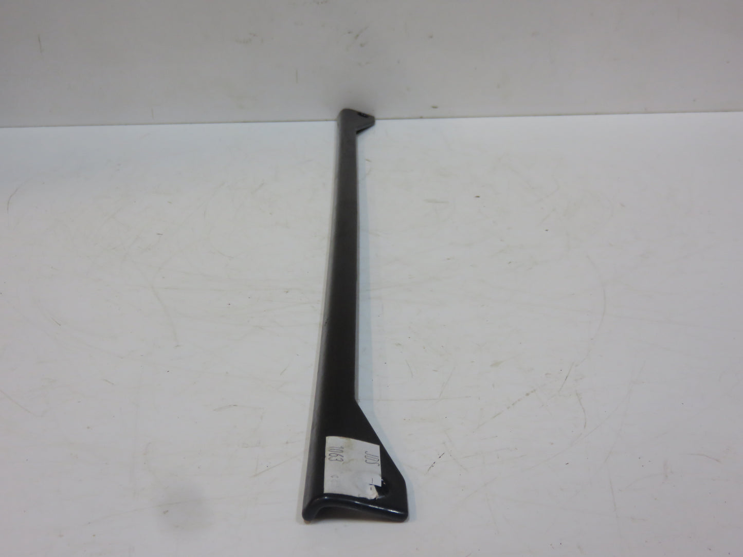 R40423 John Deere Battery Hold Down Clamp For 2510, 3010, 4010, 3020, 4020