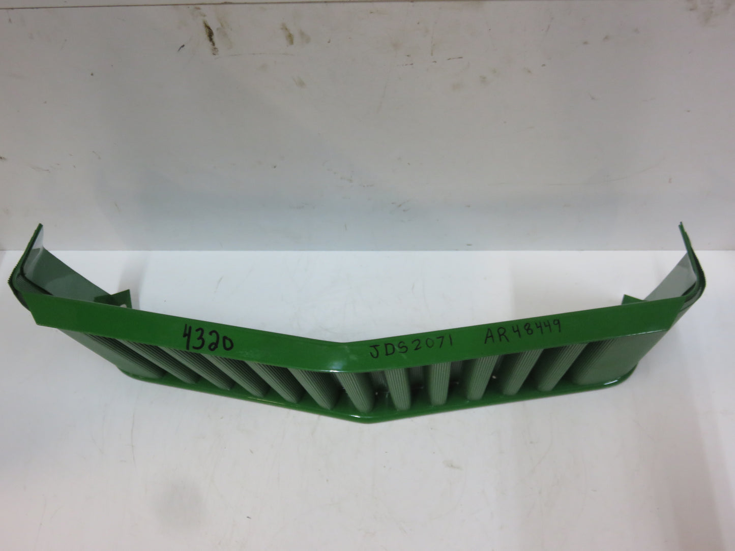 AR48449 John Deere Front Grille Screen For 4320