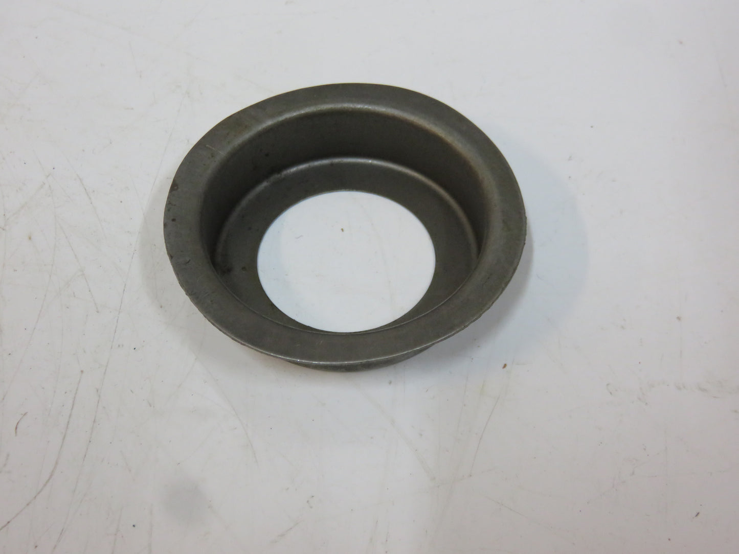 H202R John Deere NOS Front Hub Felt Seal Retainer For H