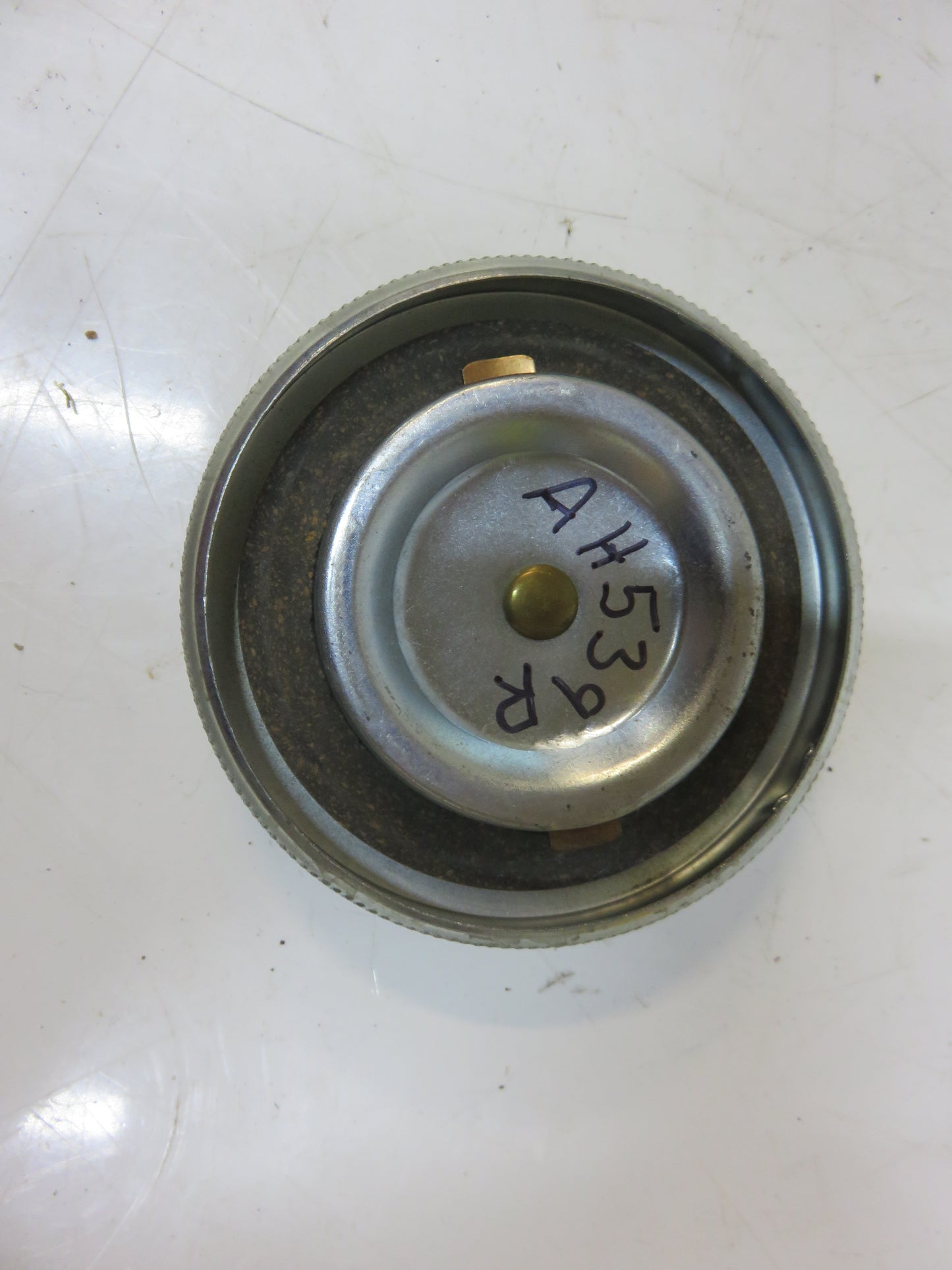 AH539R John Deere NOS Radiator Cap For H