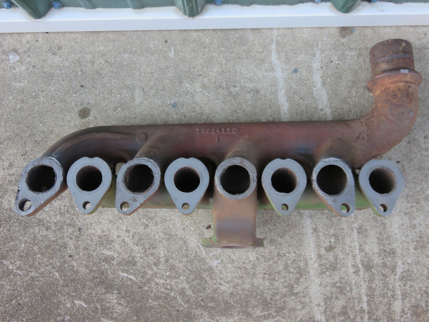 T20247 John Deere Gas Manifold For 2020, 2030, 2510, 2520