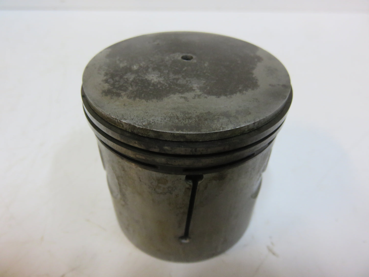 AR691R, R589R John Deere Standard Piston For R Pony Motor