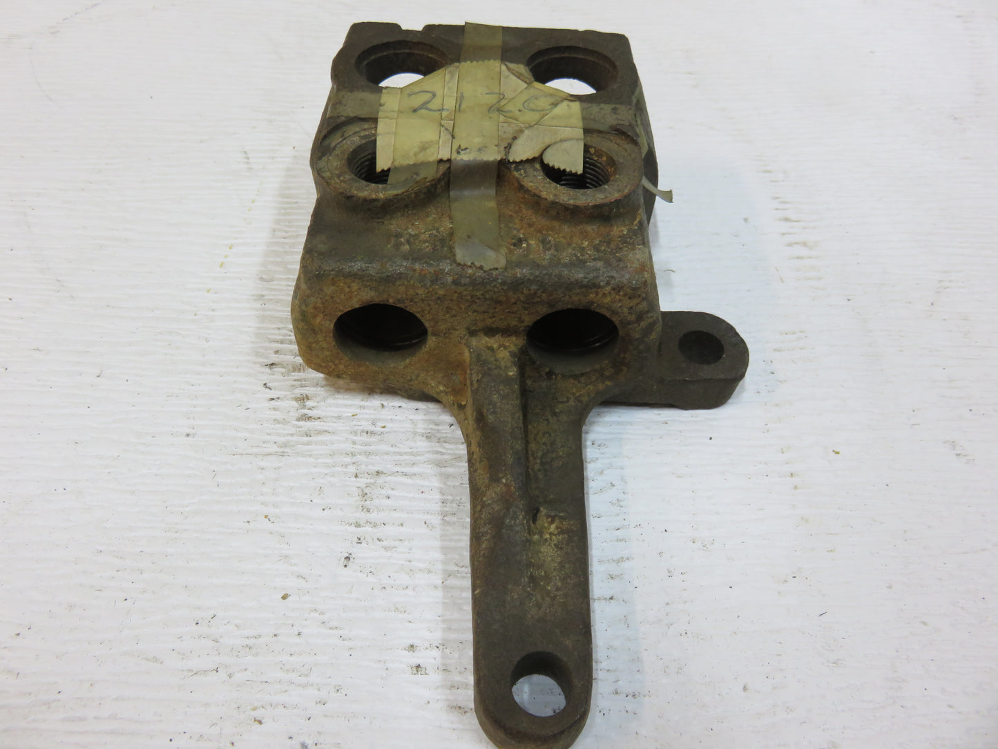 AR52621, R39109 John Deere NOS Right Hand Breakaway Coupling Housing For 1020, 1030