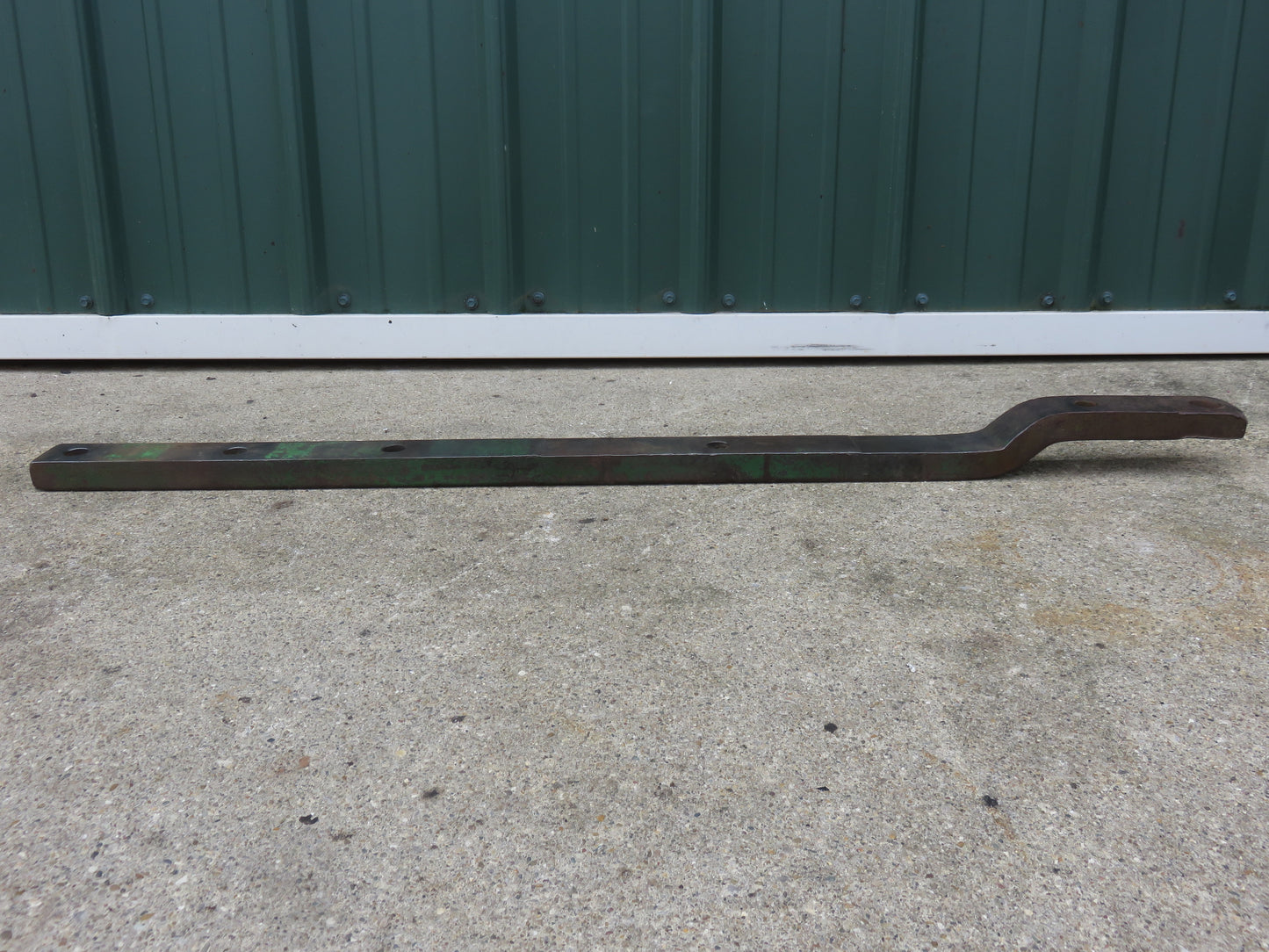 M2077T, T10822T John Deere Drawbar For 40, 420, 430 Tricycle