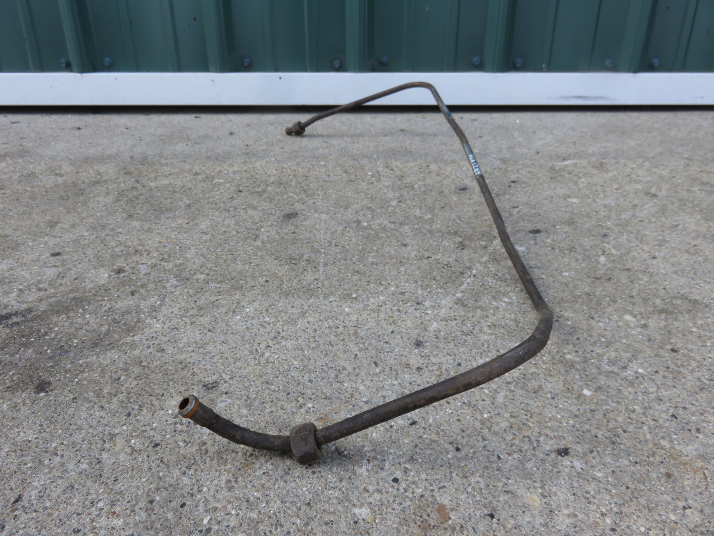 AR21894R, AF1985R John Deere Filter Head To Cylinder Block Fuel Line For 70, 720, 730