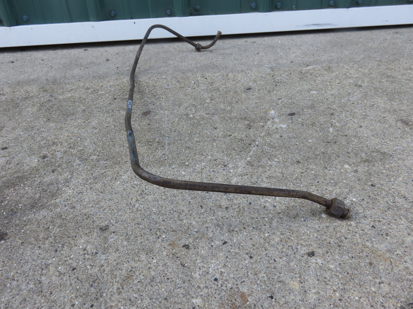 AR21894R, AF1985R John Deere Filter Head To Cylinder Block Fuel Line For 70, 720, 730