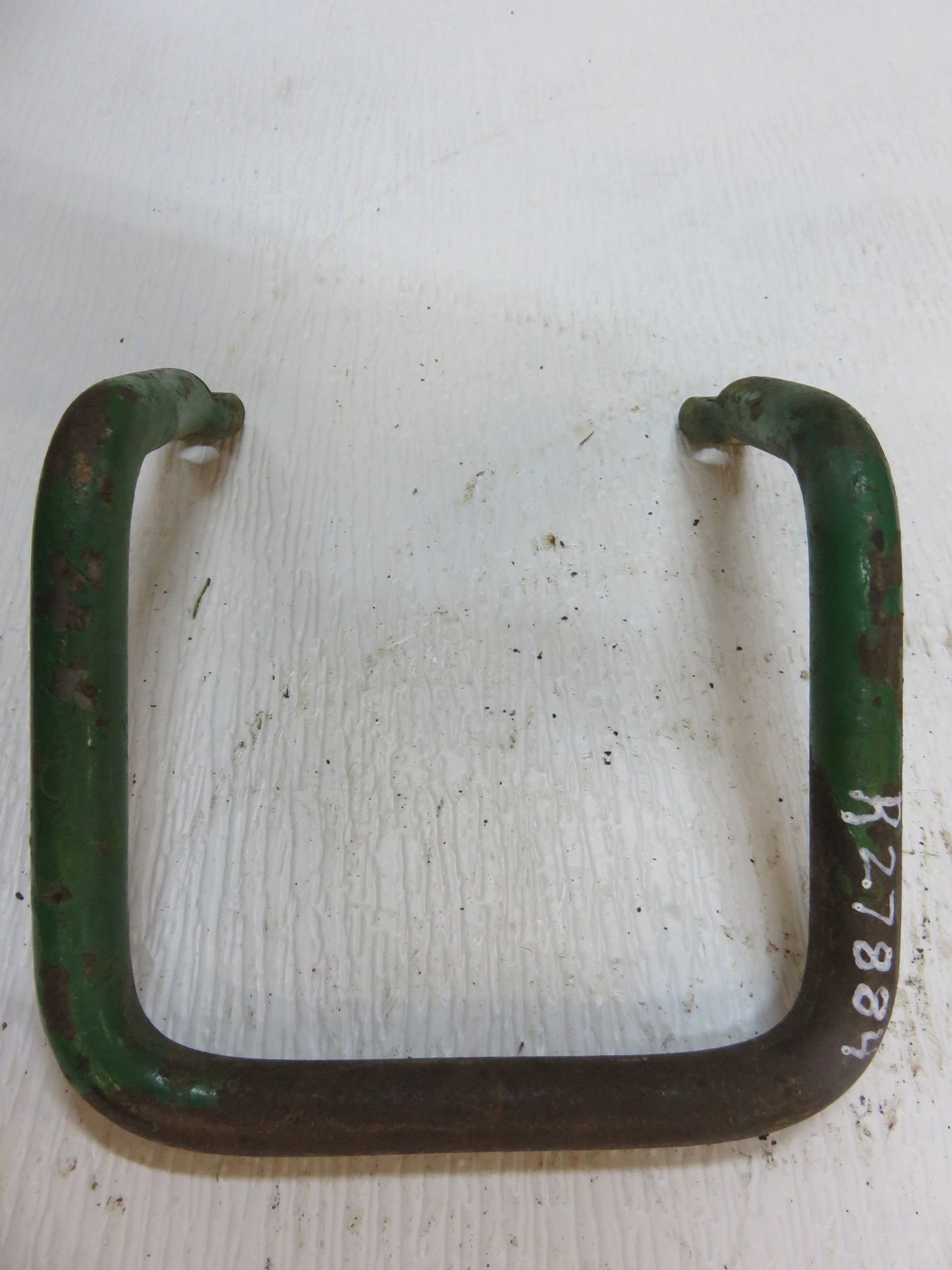 R27884 John Deere Grab Handle For 3010, 4010, 5010