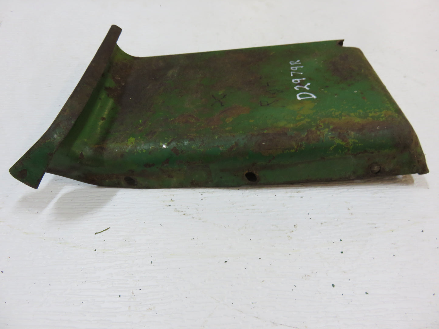 D2979R John Deere Right Hand Front Dust Shield For D