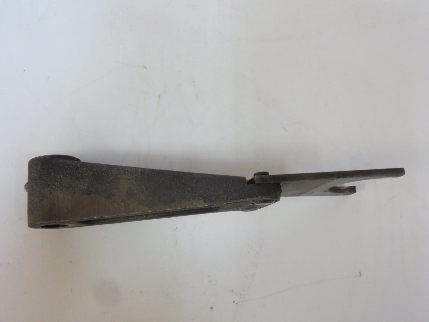 AR20040R, R20062R John Deere 1st And 3rd Speed Shifter Arm For 720, 730