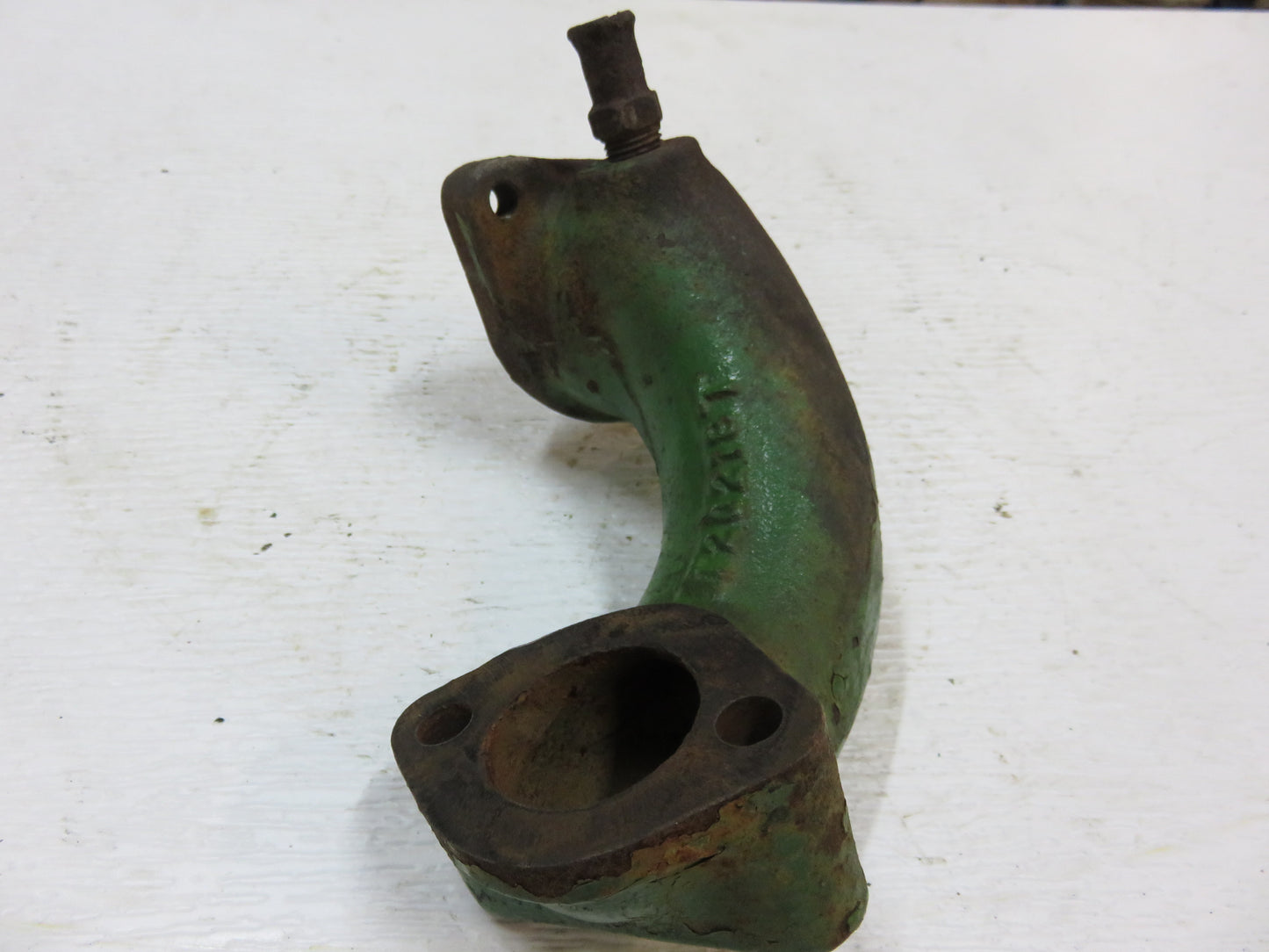 AT18074, T20218 John Deere Thermostat Housing For 1020, 1120, 1030, 1130, 1530, 1630