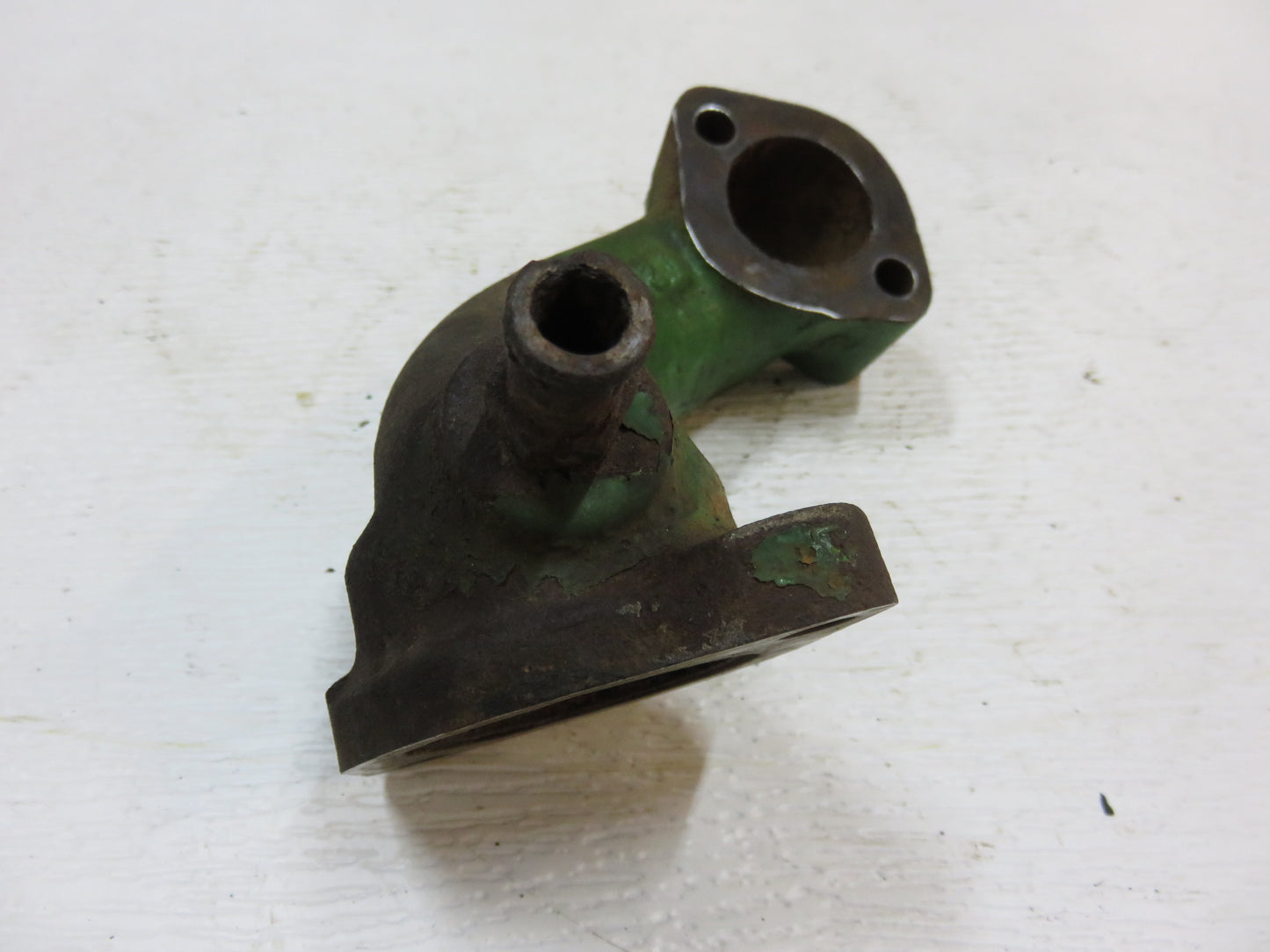 AT18074, T20218 John Deere Thermostat Housing For 1020, 1120, 1030, 1130, 1530, 1630