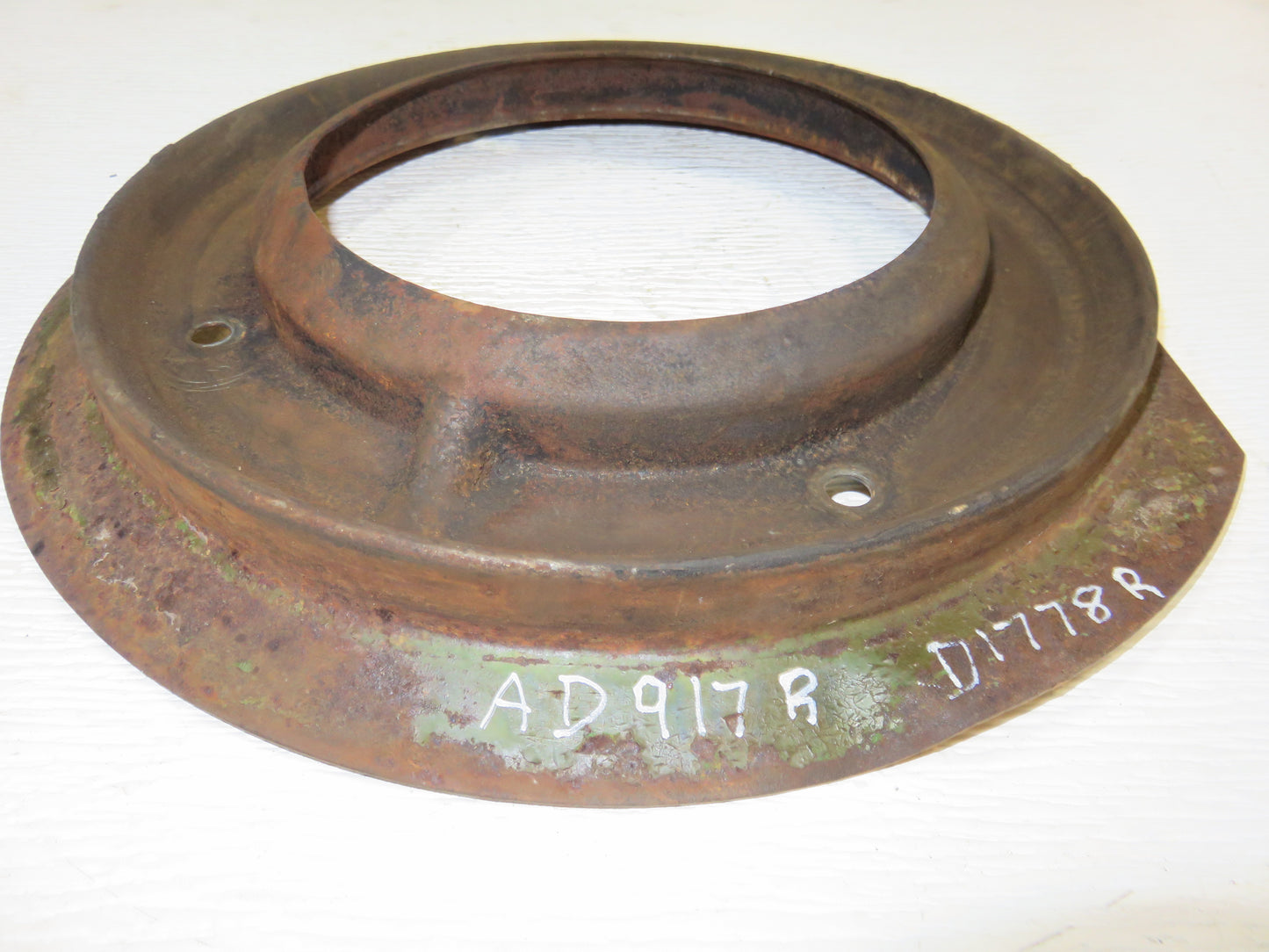 AD917R John Deere Clutch Dust Shield For D