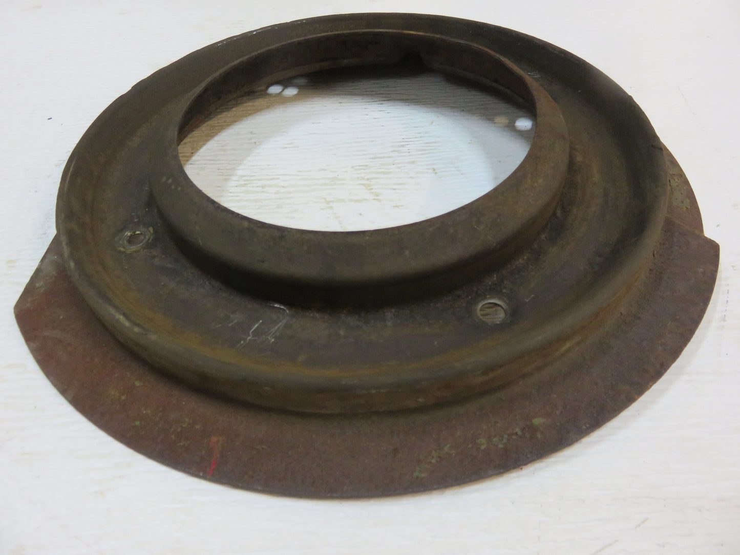 AD917R John Deere Clutch Dust Shield For D