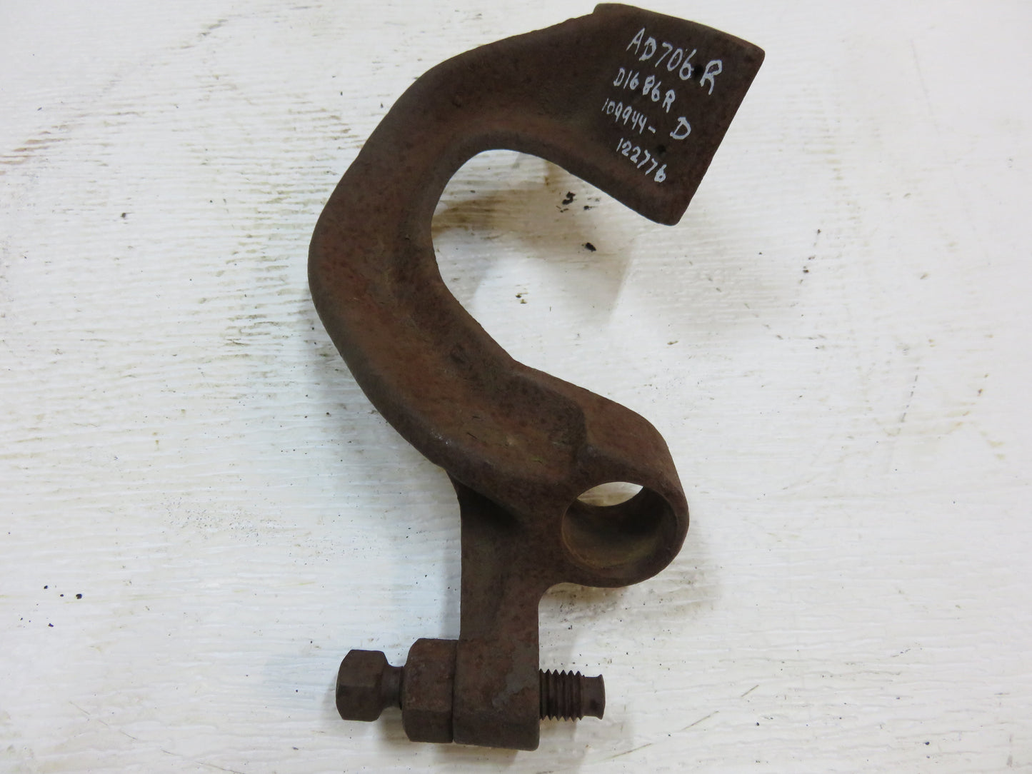 AD706R, D1686R John Deere Clutch Pulley Brake Arm For D