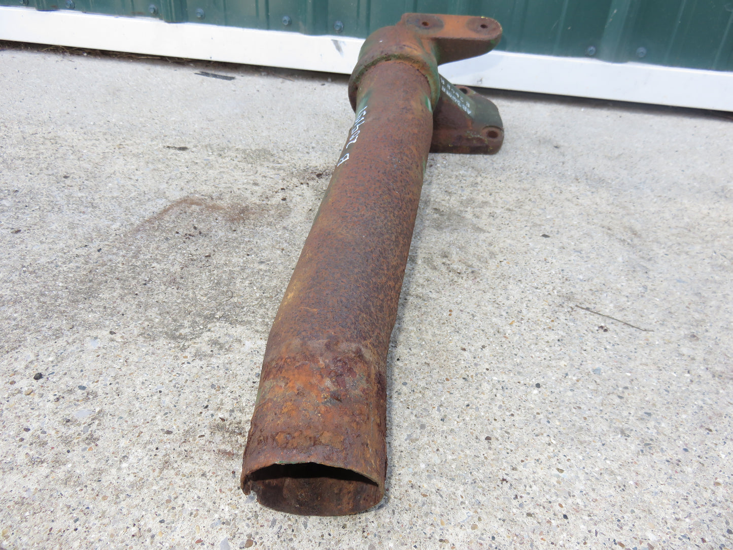 AB3601R, B2608R John Deere Upper Water Pipe For B