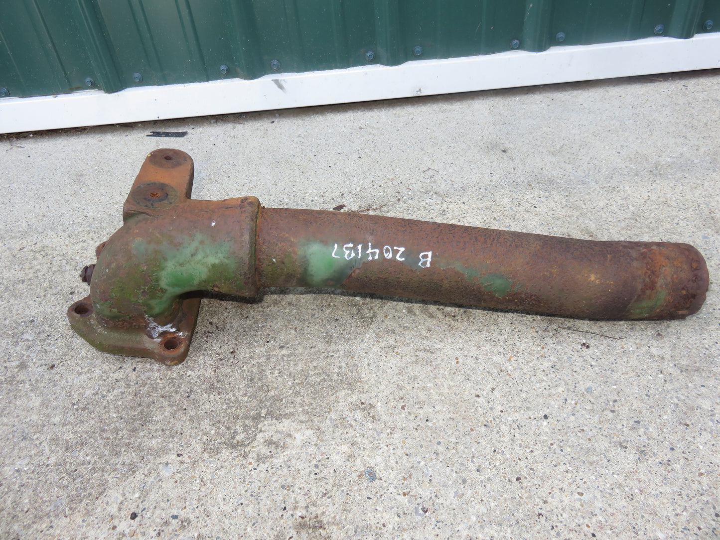 AB3601R, B2608R John Deere Upper Water Pipe For B