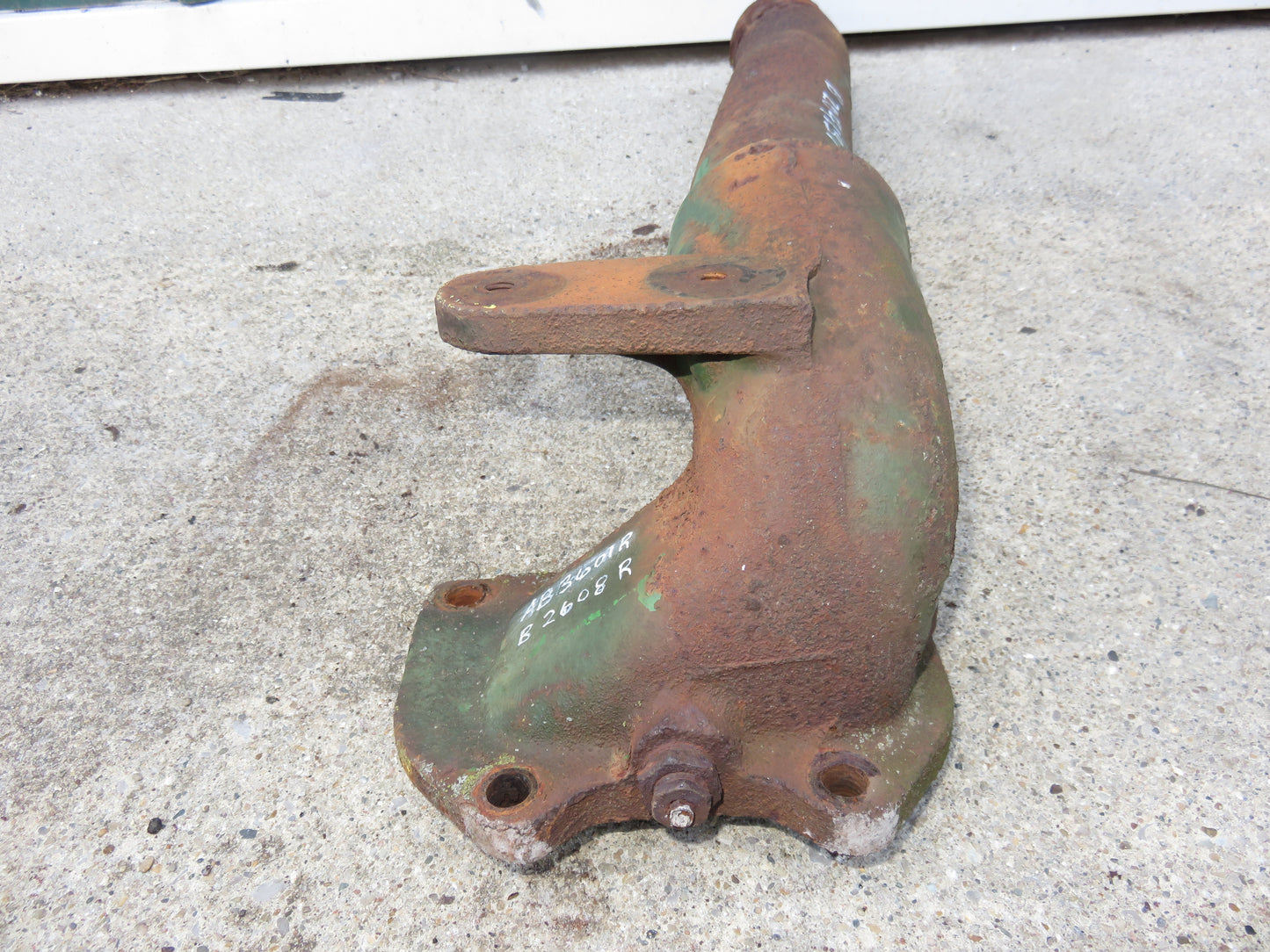 AB3601R, B2608R John Deere Upper Water Pipe For B