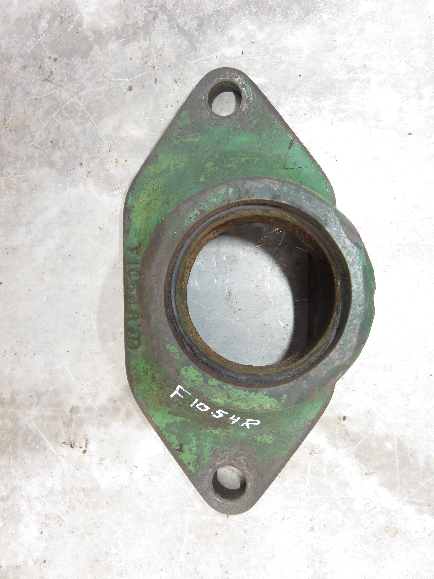 F1054R John Deere Cylinder Head Water Inlet For G, 70, 720, 730