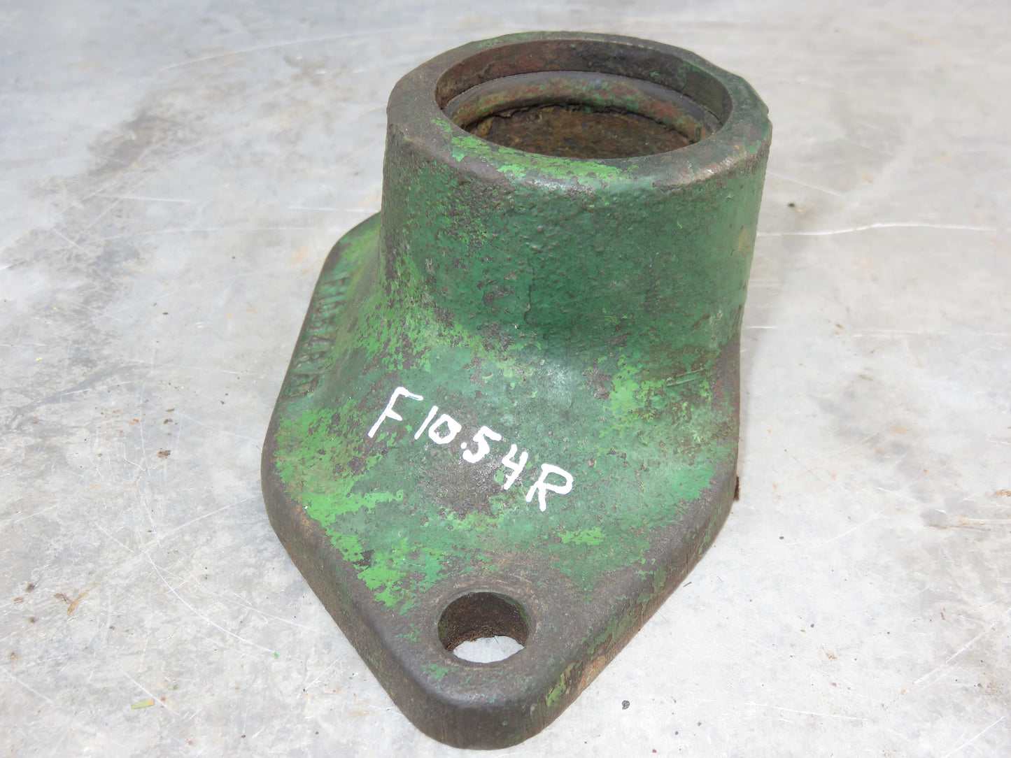 F1054R John Deere Cylinder Head Water Inlet For G, 70, 720, 730