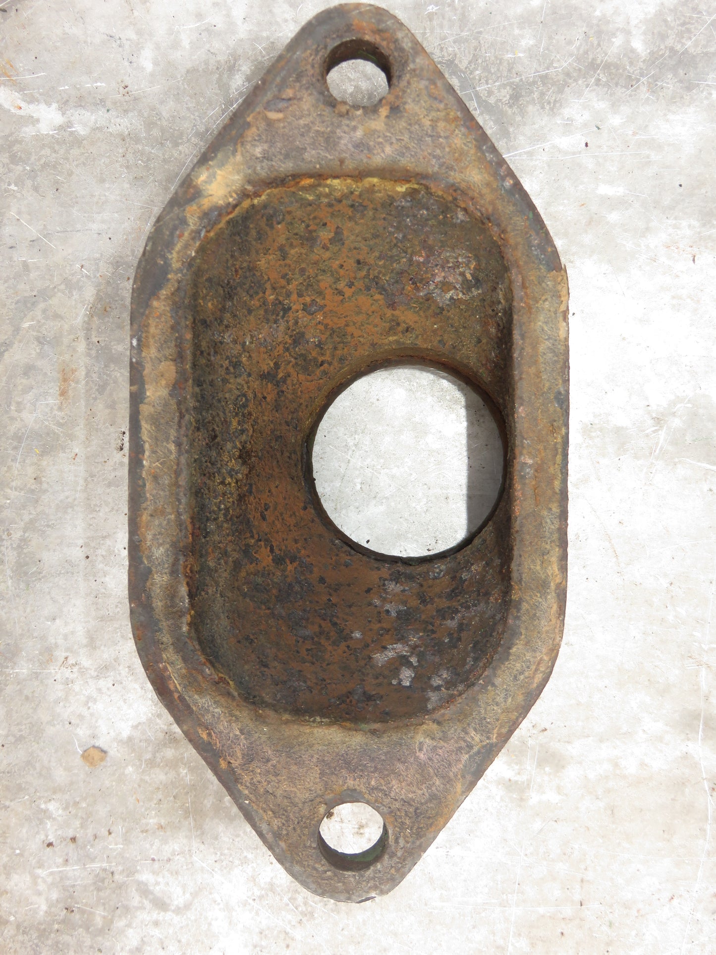 F1054R John Deere Cylinder Head Water Inlet For G, 70, 720, 730