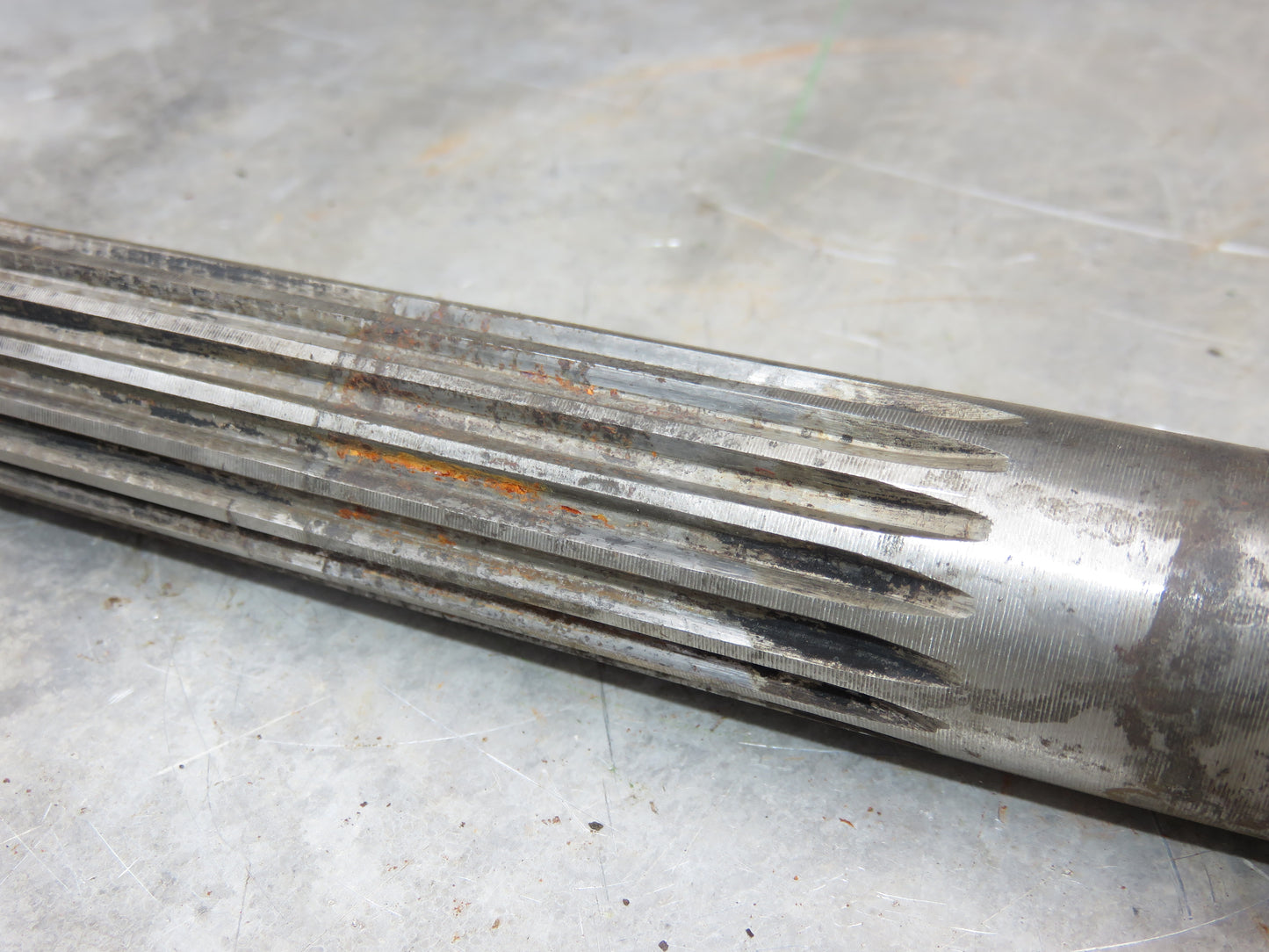 F1401R John Deere Clutch Fork Shaft For 70, 720, 730