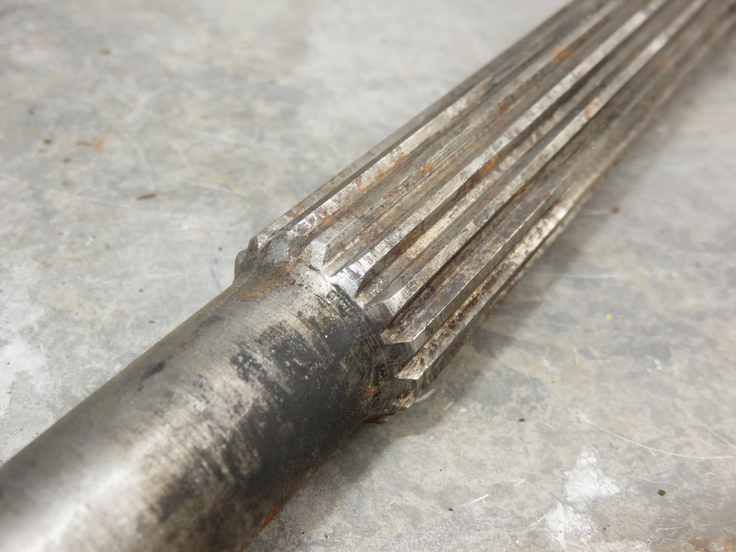 F1401R John Deere Clutch Fork Shaft For 70, 720, 730