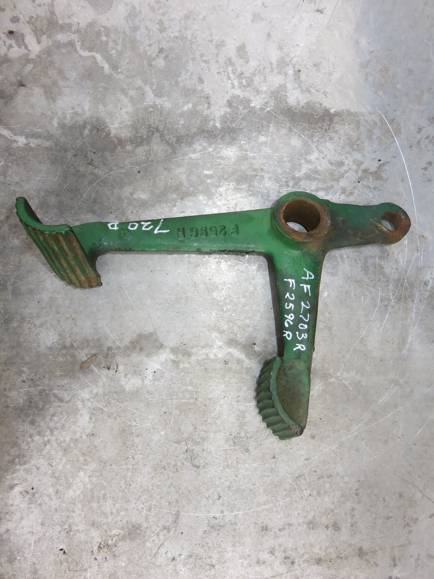 AF2703R, F2596R John Deere PTO Clutch Pedal For 620, 720
