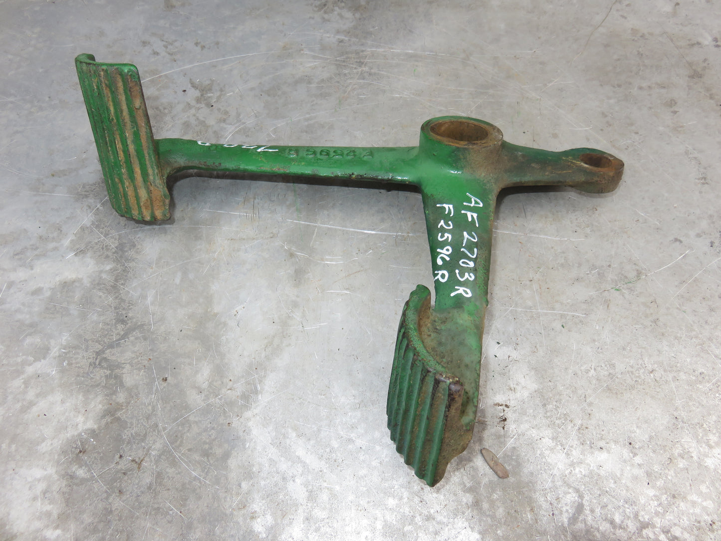 AF2703R, F2596R John Deere PTO Clutch Pedal For 620, 720