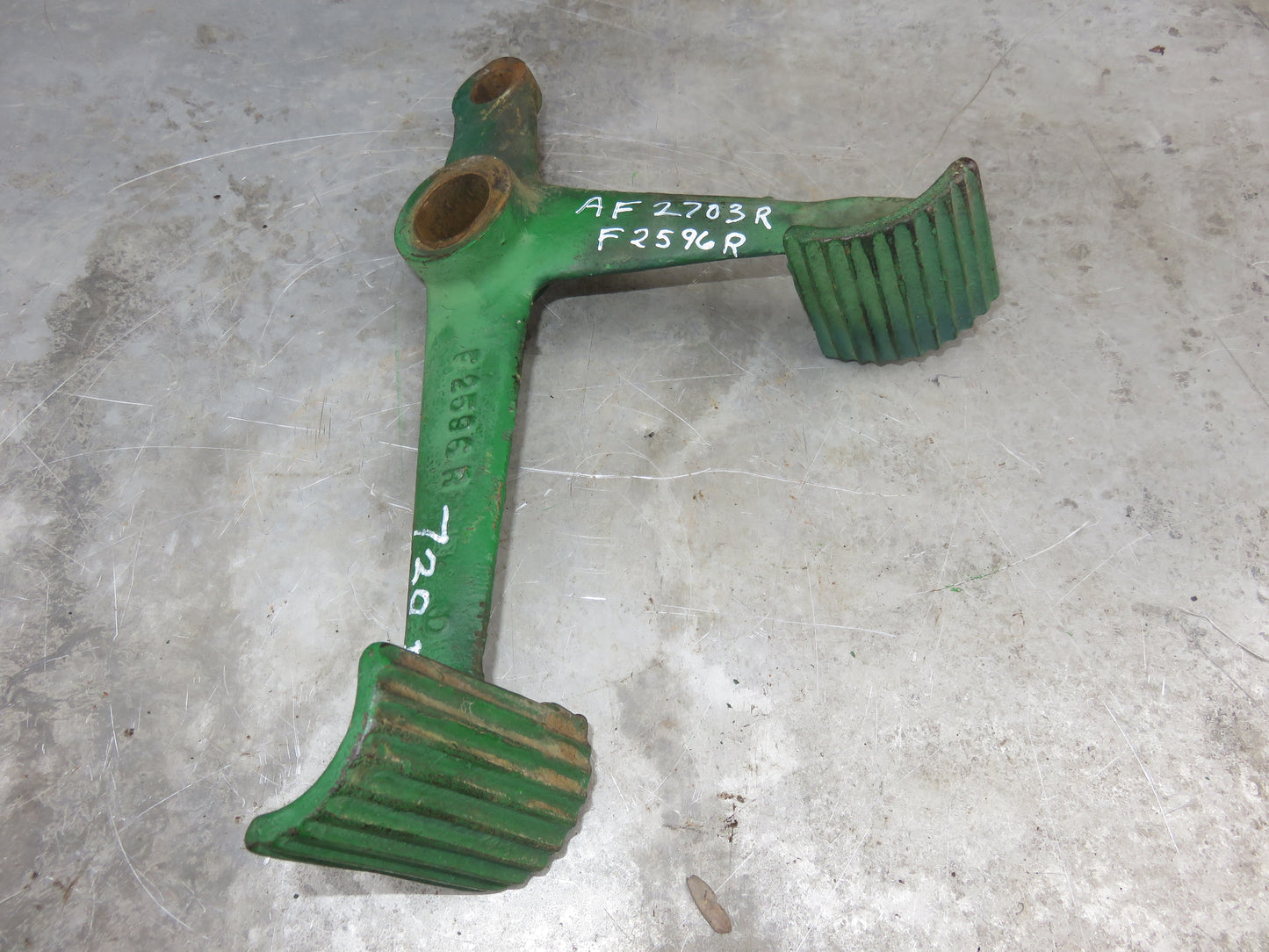 AF2703R, F2596R John Deere PTO Clutch Pedal For 620, 720