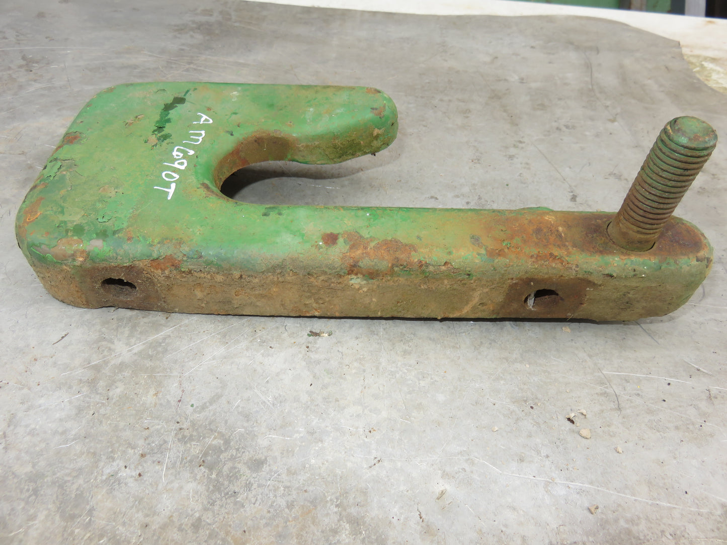 AM690T John Deere Left Implement Attaching Bracket For M, MT