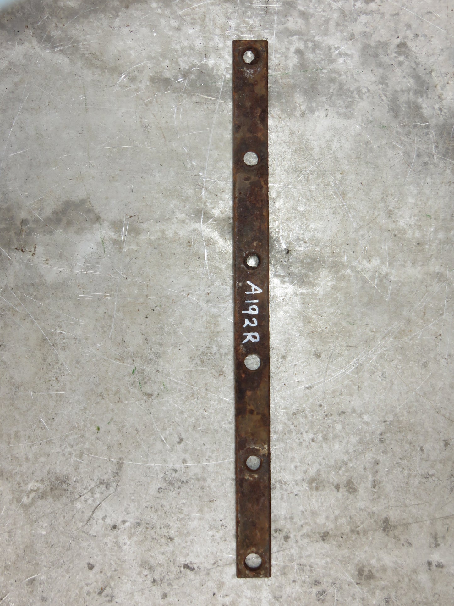 A192R John Deere Radiator Core Strap For A, G, 60, 70, 80, 620, 720, 820, 630, 730, 830, 840