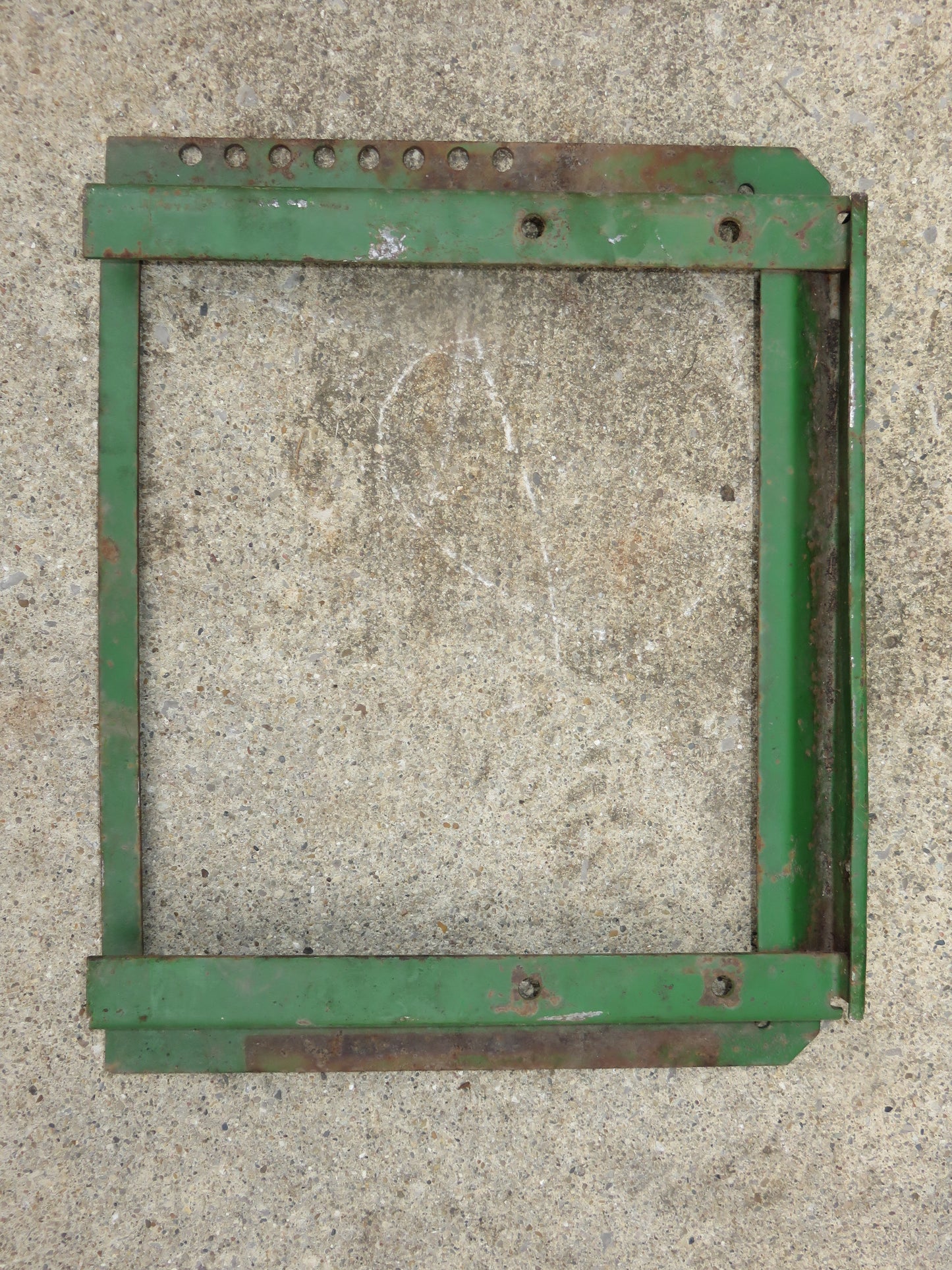 AM952T John Deere Seat Bracket For MI, MT