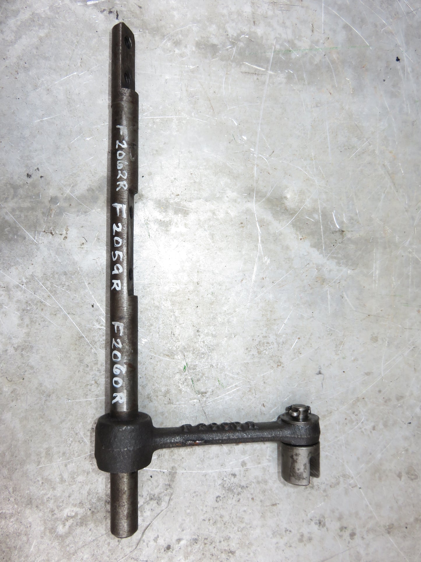 AF3298R, F2059R John Deere Governor Lever Shaft For 70, 720, 730