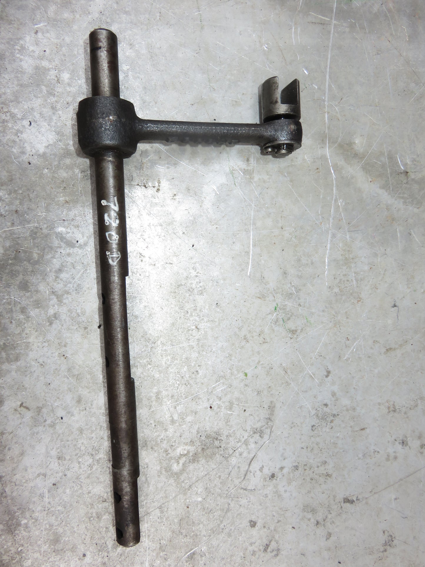 AF3298R, F2059R John Deere Governor Lever Shaft For 70, 720, 730