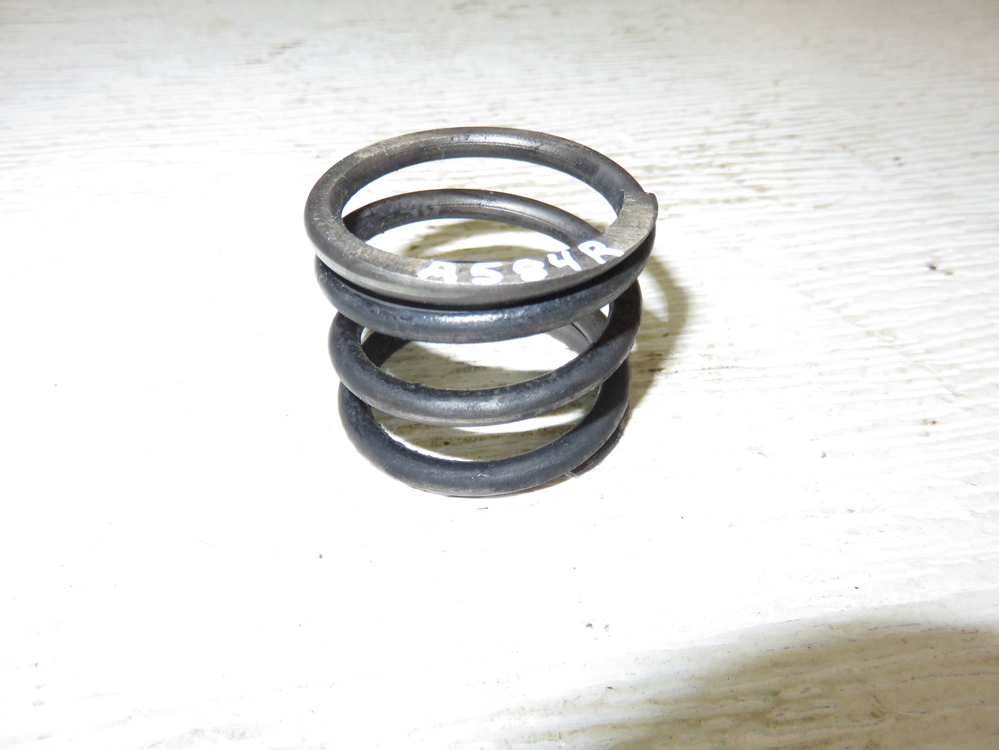 A584R John Deere Governor Bearing Spring For A, B, G, 50, 60, 70, 520, 620, 720, 530, 630, 730