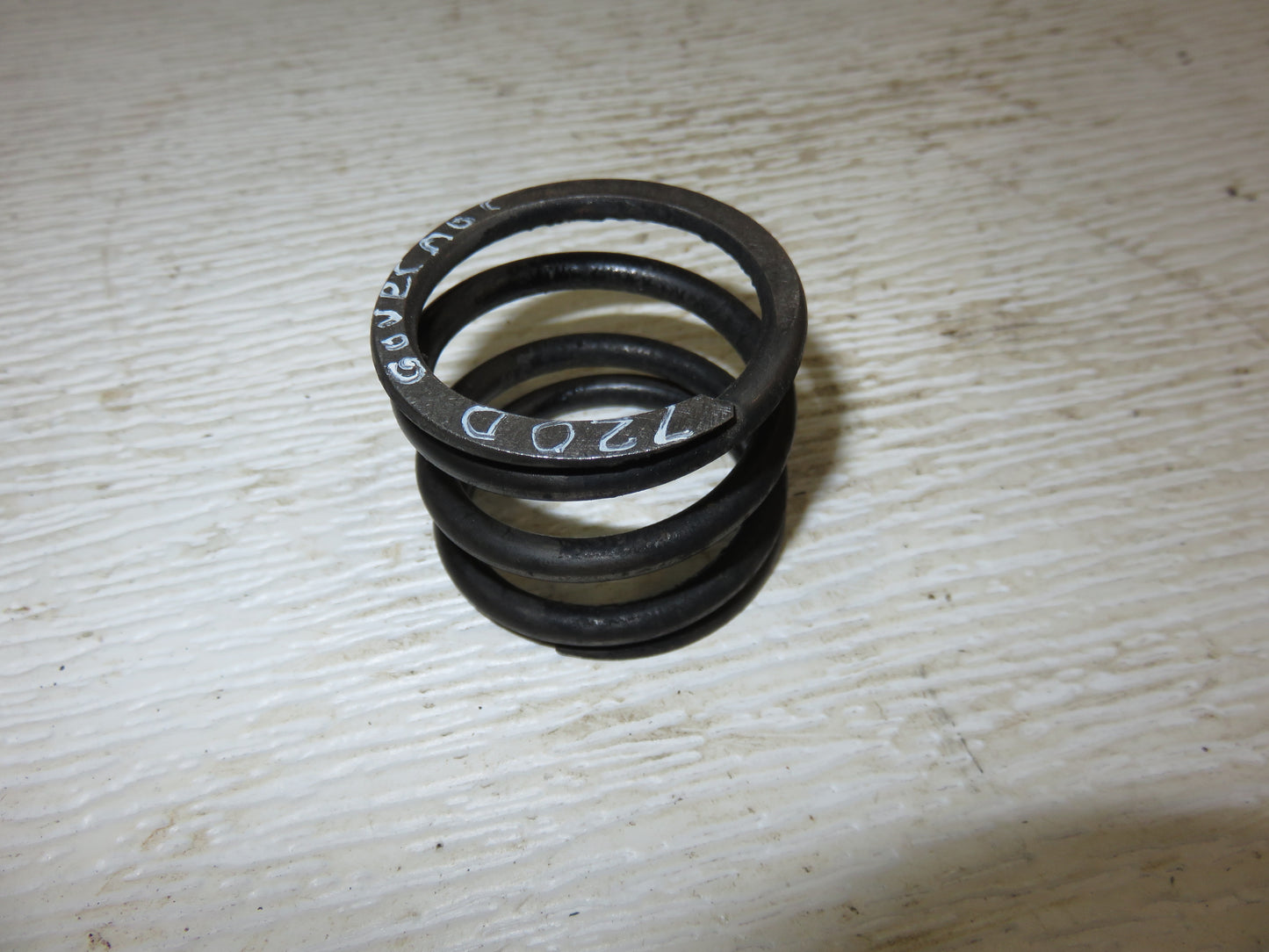 A584R John Deere Governor Bearing Spring For A, B, G, 50, 60, 70, 520, 620, 720, 530, 630, 730