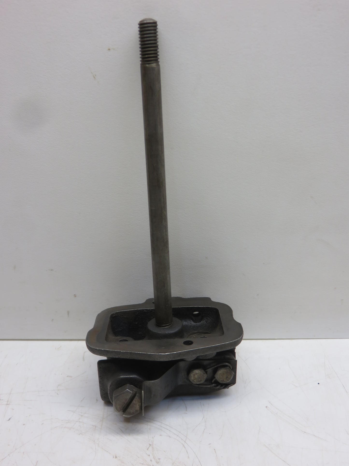 AA3987R, A3358R John Deere Oil Filter Head Cover For A, AR, AO, 60, 70, 620, 720, 630, 730