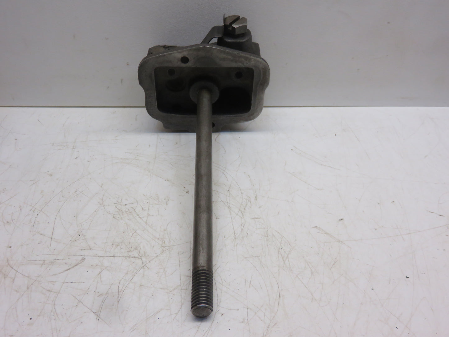 AA3987R, A3358R John Deere Oil Filter Head Cover For A, AR, AO, 60, 70, 620, 720, 630, 730