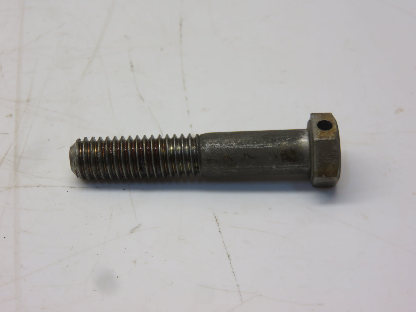 R34363 John Deere NOS Hydraulic Pump Drive Coupler Bolt For 2510, 2520, 3020, 4020