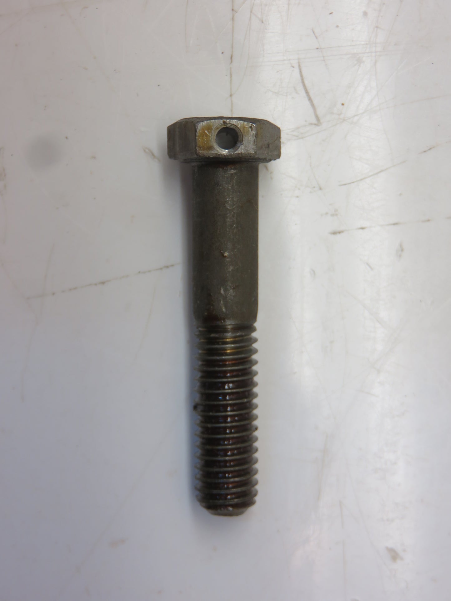 R34363 John Deere NOS Hydraulic Pump Drive Coupler Bolt For 2510, 2520, 3020, 4020