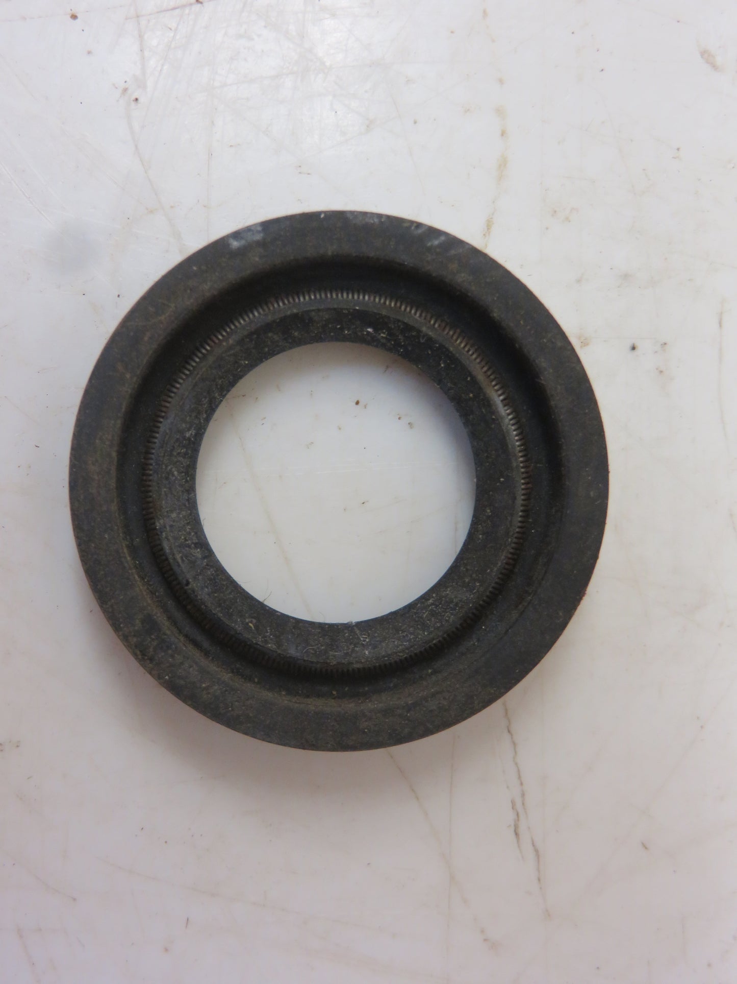 M42664 John Deere NOS Oil Seal For 140 Lawn And Garden Tractor