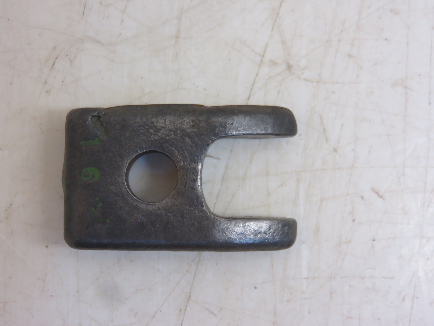 R26300 John Deere Injector Clamp For 3010, 4010, 5010, 3020, 4020