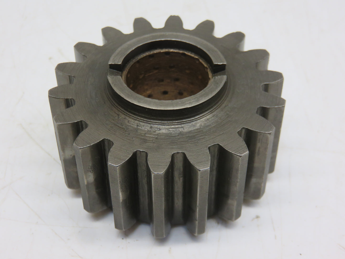 AL2603T John Deere Reverse Idler Gear For L, LA, LI