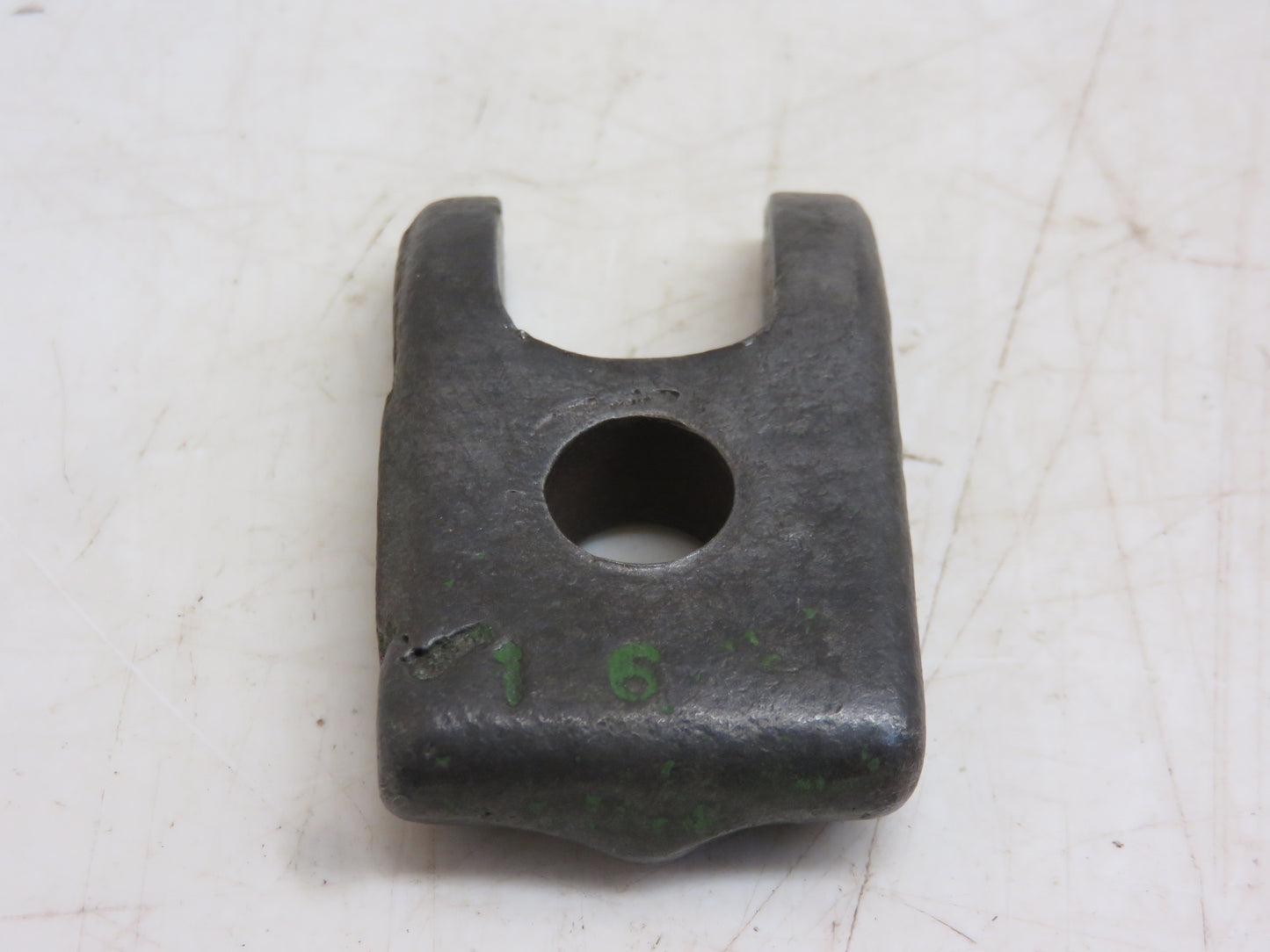 R26300 John Deere Injector Clamp For 3010, 4010, 5010, 3020, 4020
