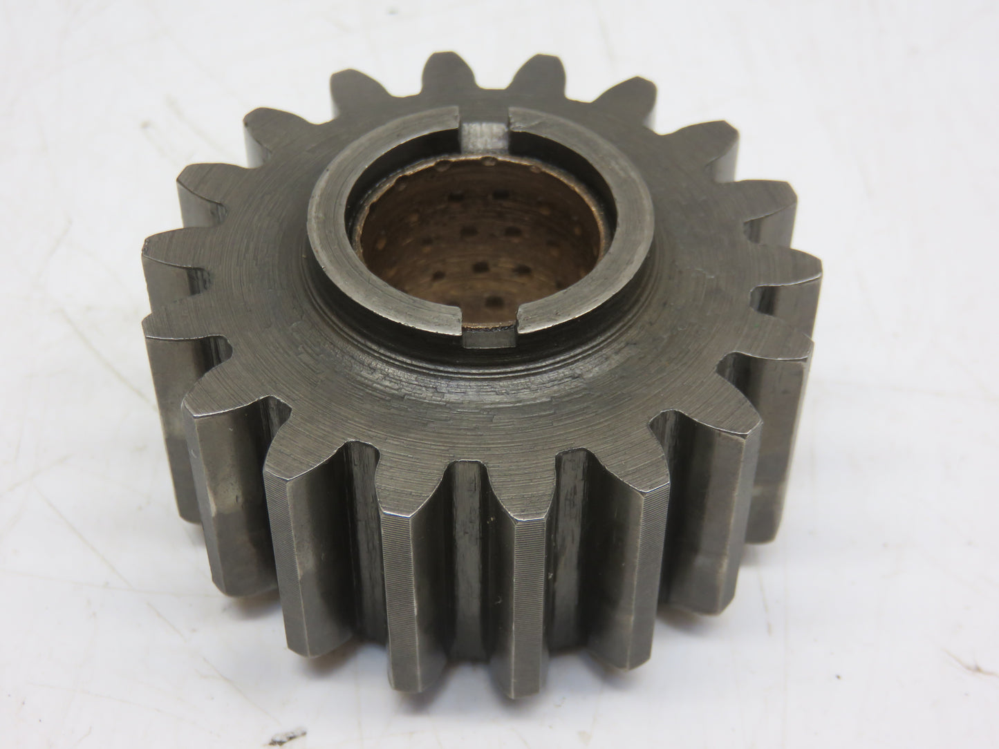AL2603T John Deere Reverse Idler Gear For L, LA, LI