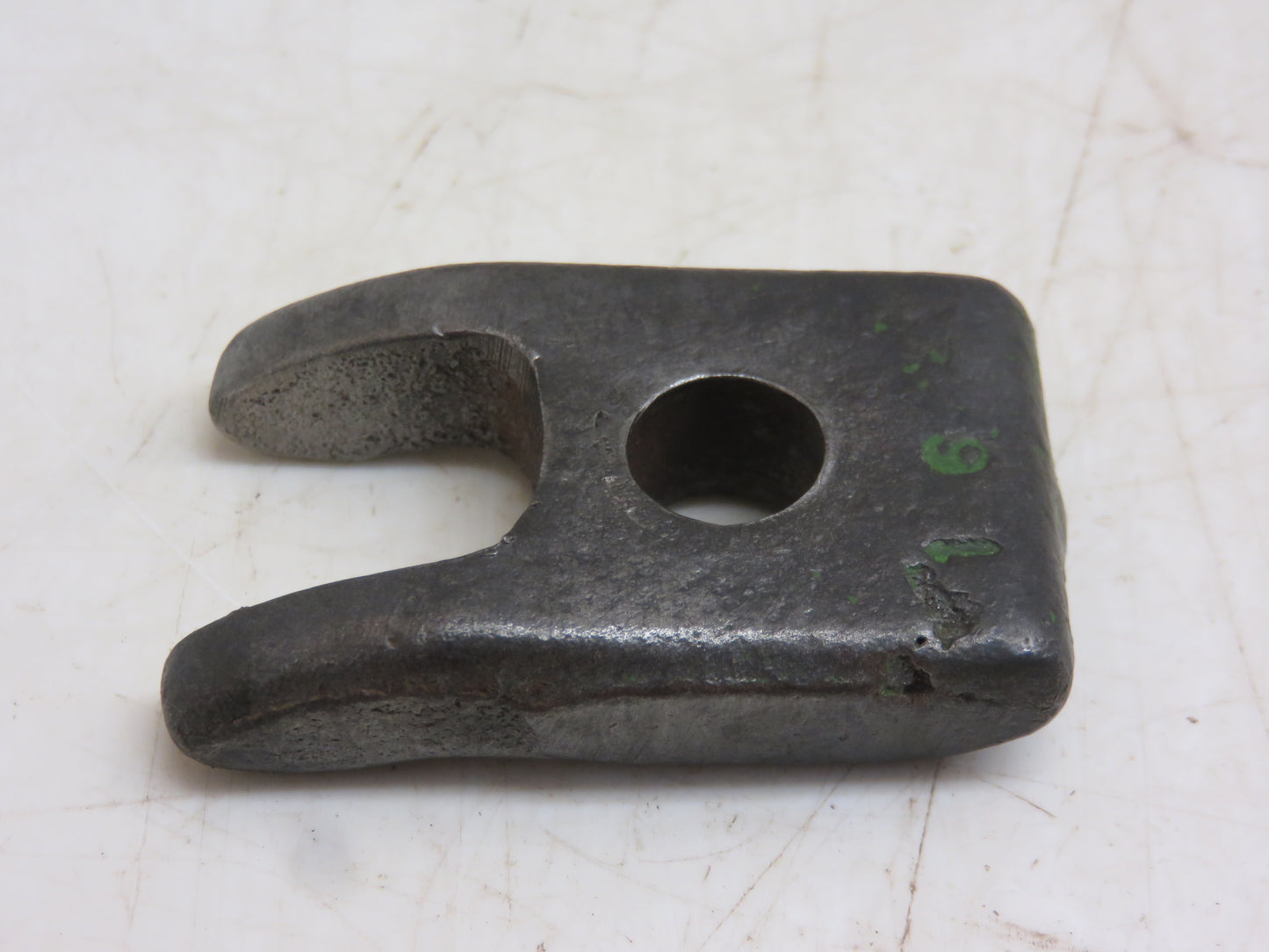 R26300 John Deere Injector Clamp For 3010, 4010, 5010, 3020, 4020