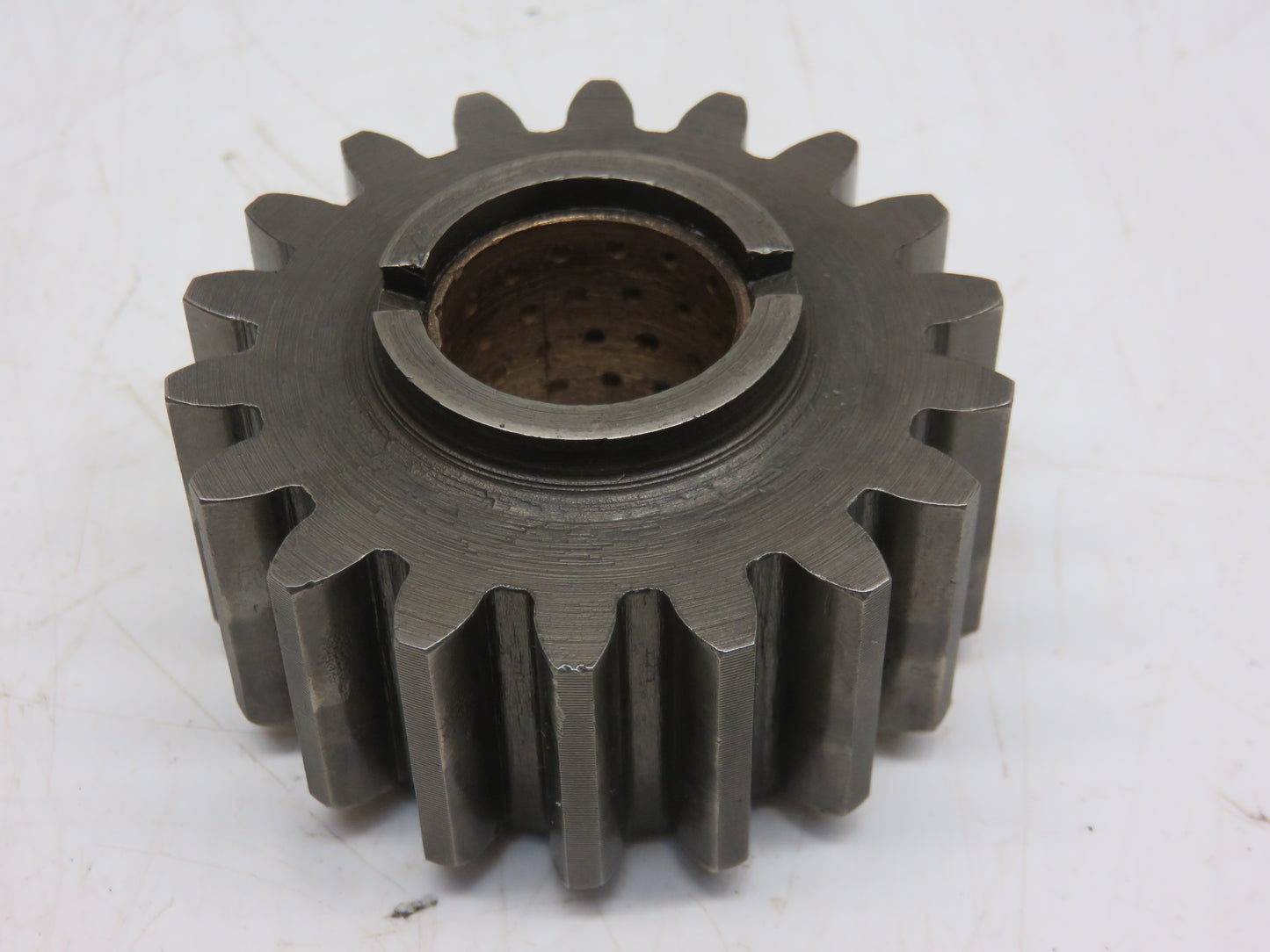 AL2603T John Deere Reverse Idler Gear For L, LA, LI