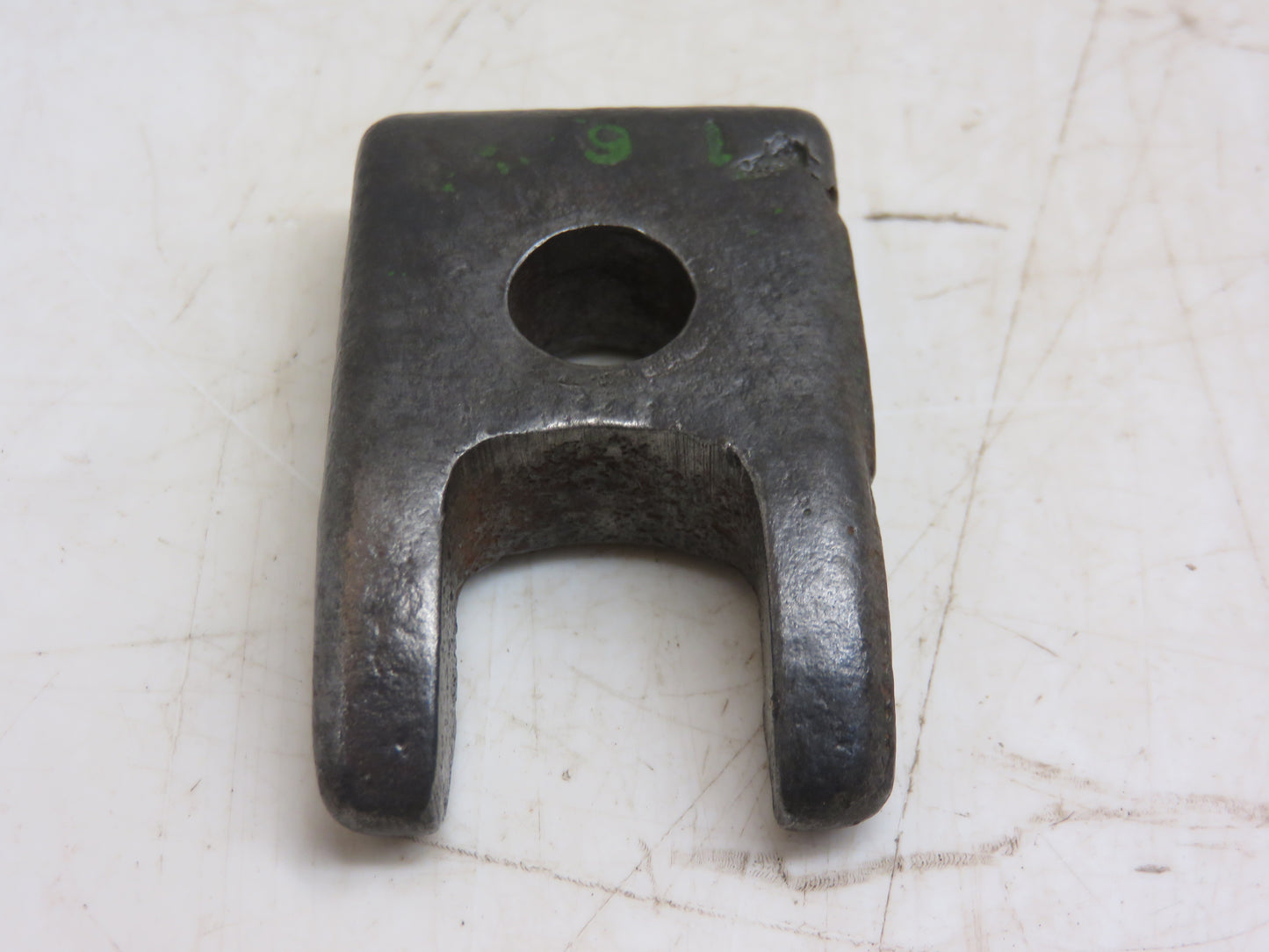 R26300 John Deere Injector Clamp For 3010, 4010, 5010, 3020, 4020