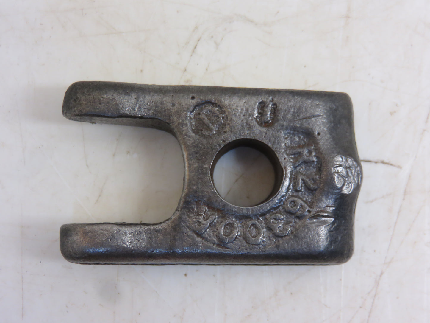 R26300 John Deere Injector Clamp For 3010, 4010, 5010, 3020, 4020