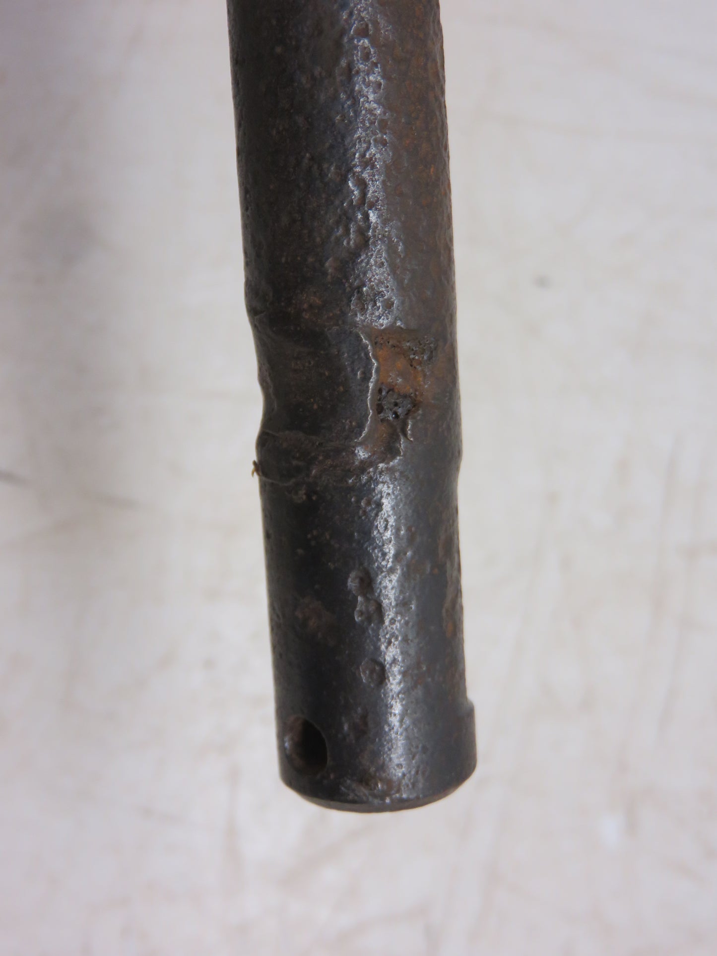 C1980R John Deere Seat Support Channel Pin For A, AR, AO, B, BO, BR, D, G, GP